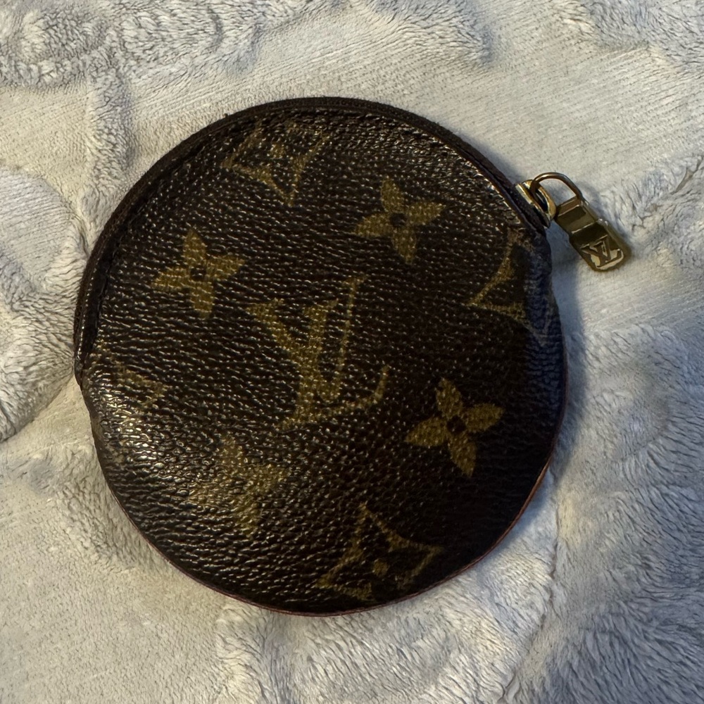 Louis Vuitton authentic vintage coin purse